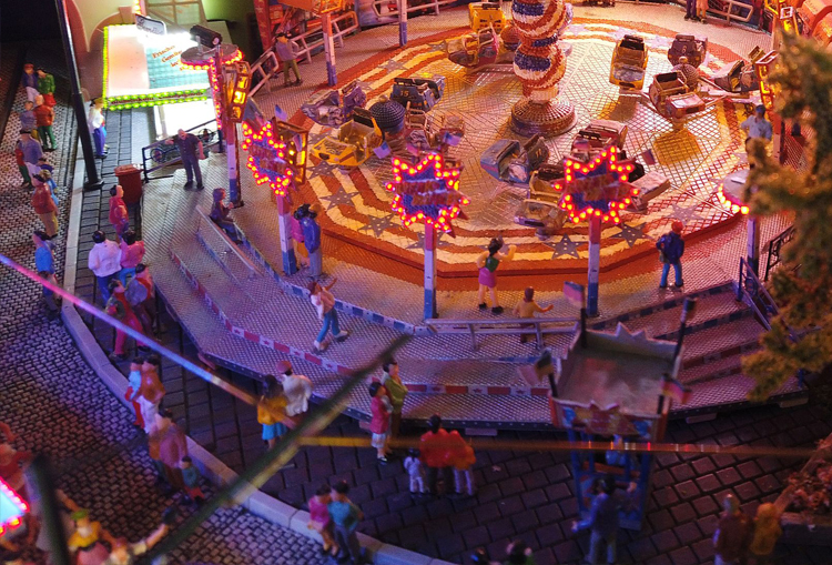 Juweela Platzgestaltung für die Modellkirmes
