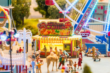 Preview: Verkaufsstand Der GeNuss Laden Faller 140484, Bausatz