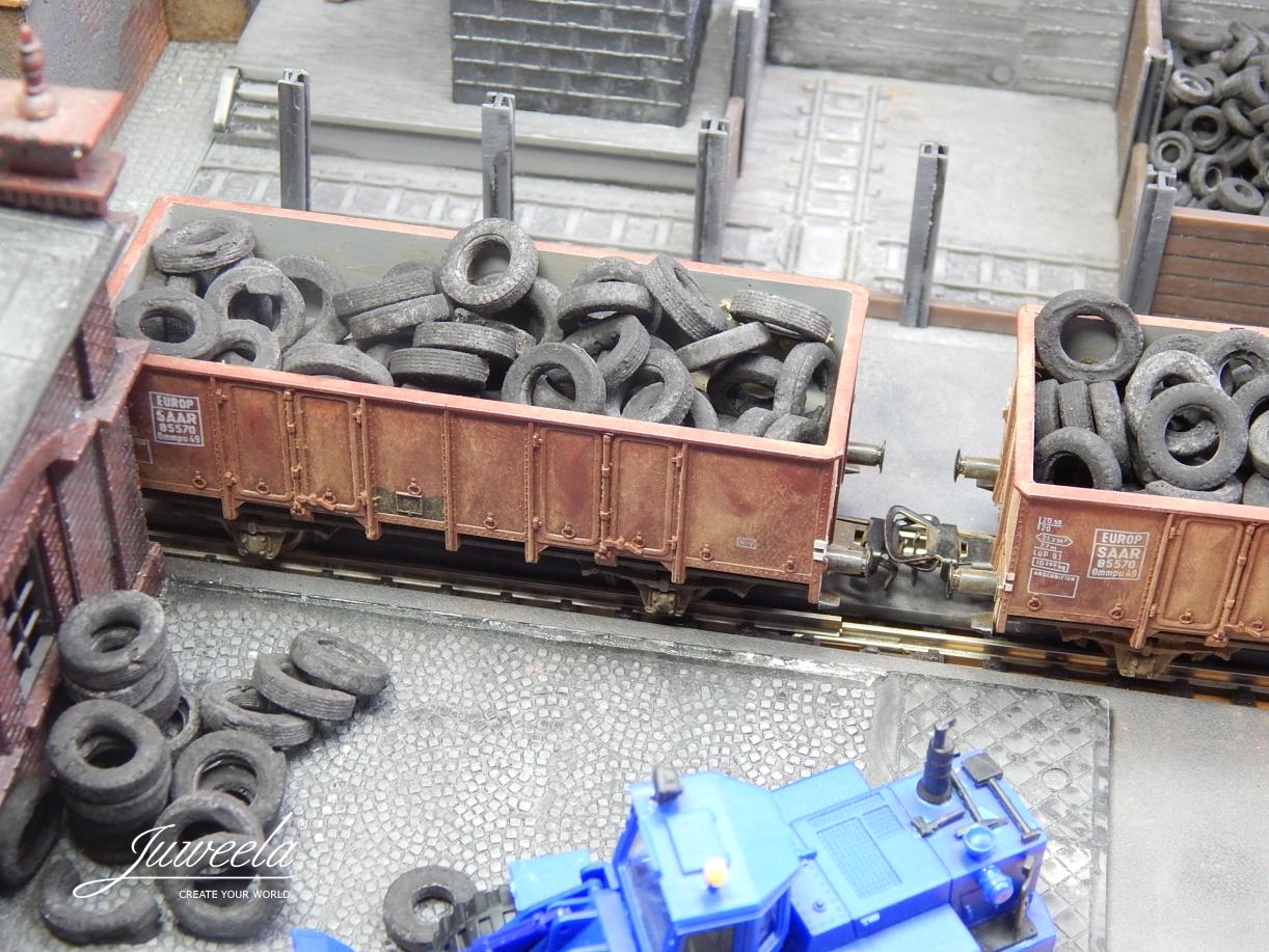 thumbnail image 2 of Juweela H0 Scale Loose Sugar Beet Cargo Load For Model Railway Wagons (20g & 60g) 2 of 5
